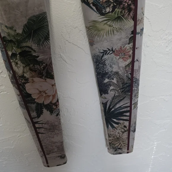 Noli Tropical Floral Leaf Leggings Size XS - Picture 11 of 13